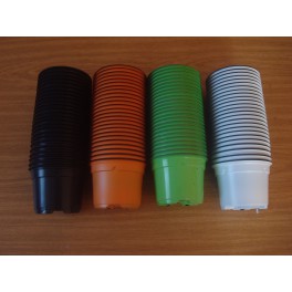 100 pots de 9 cm - 4 couleurs (VaNBO) 100 pots de 9 cm - 4 couleurs (VaNBO)