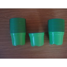 25 pots de 9 cm de couleur vert anis 25 pots de 9 cm de couleur vert anis